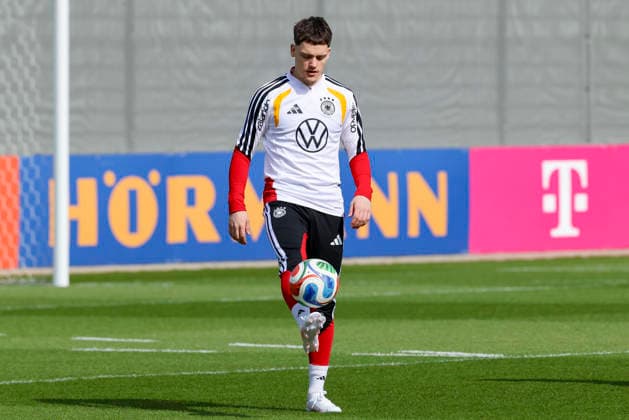 Florian Wirtz (Germany) kontrolliert den Ball, , Training der deutschen Fussball Nationalmannschaft, Home Ground am 24. March 2026 in Herzogenaurach, Deutschland. (Foto von Marco Steinbrenner DeFodi Images) Florian Wirtz (Germany) controls the ball, , Training der deutschen Fussball Nationalmannschaft, Home Ground, March 24, 2026 in Herzogenaurach, Germany. (Photo by Marco Steinbrenner DeFodi Images) -