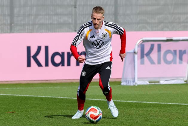 Chris Fuehrich (Germany) kontrolliert den Ball, , Training der deutschen Fussball Nationalmannschaft, Home Ground am 24. March 2026 in Herzogenaurach, Deutschland. (Foto von Marco Steinbrenner DeFodi Images) Chris Fuehrich (Germany) controls the ball, , Training der deutschen Fussball Nationalmannschaft, Home Ground, March 24, 2026 in Herzogenaurach, Germany. (Photo by Marco Steinbrenner DeFodi Images) -
