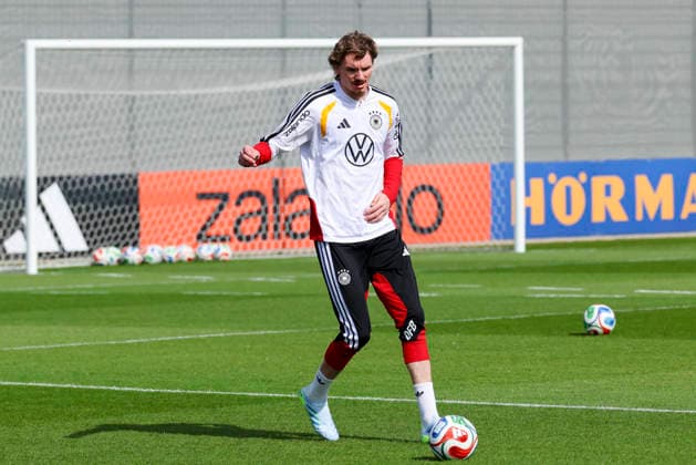 Nick Woltemade (Germany) kontrolliert den Ball, , Training der deutschen Fussball Nationalmannschaft, Home Ground am 24. March 2026 in Herzogenaurach, Deutschland. (Foto von Marco Steinbrenner DeFodi Images) Nick Woltemade (Germany) controls the ball, , Training der deutschen Fussball Nationalmannschaft, Home Ground, March 24, 2026 in Herzogenaurach, Germany. (Photo by Marco Steinbrenner DeFodi Images) -