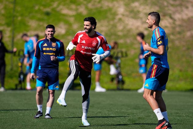 March 24, 2026, Las Rozas, Madrid, Spain: David Raya during the training session of Spain Team ahead of the International Friendly, Länderspiel, Nationalmannschaft match against Serbia at Ciudad del Futbol on March 24, 2026, in Las Rozas, Madrid, Spain. Las Rozas Spain - ZUMAa181 20260324_zaa_a181_011 Copyright: xDennisxAgyemanx