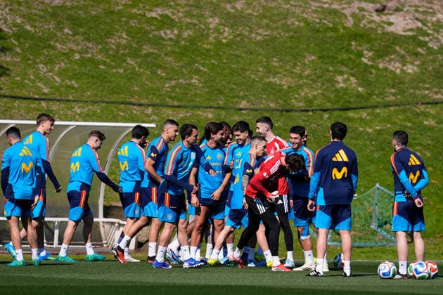 March 24, 2026, Las Rozas, Madrid, Spain: Players of Spain during the training session of Spain Team ahead of the International Friendly, Länderspiel, Nationalmannschaft match against Serbia at Ciudad del Futbol on March 24, 2026, in Las Rozas, Madrid, Spain. Las Rozas Spain - ZUMAa181 20260324_zaa_a181_028 Copyright: xDennisxAgyemanx