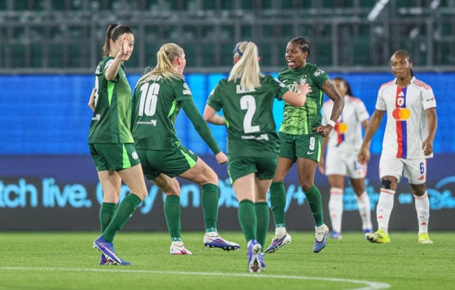 GER, Wolfsburg, VfL Wolfsburg vs Olympique Lyon, Women s Champions League, Fussball, UEFA, Spielzeit 2025 2026, AOK Arena, Viertelfinale, Hinspiel im Bild: Lineth Beerensteyn (VfL Wolfsburg Frauen 9), Tor, Jubel und Freude, Emotionen, 1:0 DFB DFL REGULATIONS PROHIBIT ANY USE OF PHOTOGRAPHS AS IMAGE SEQUENCES AND OR QUASI-VIDEO, 24.03.2026 Copyright: HMBxMedia HendrikxHamelau