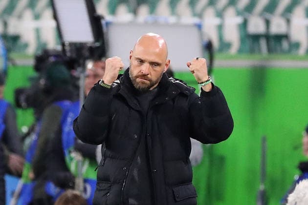 VfL vs. Lyon, CL Frauen, Wolfsburg, 24.03.2026, Fußball, Frauen, VfL Wolfsburg vs. Olympique Lyon, Champions League, Viertelfinale, Saison 2025 2026, Schlussjubel, Cheftrainer Stephan Lerch (VfL Wolfsburg) AOK Stadion Niedersachsen Deutschland