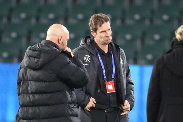 VfL vs. Lyon, CL Frauen, Wolfsburg, 24.03.2026, Fußball, Frauen, VfL Wolfsburg vs. Olympique Lyon, Champions League, Viertelfinale, Saison 2025 2026, Cheftrainer Stephan Lerch (VfL Wolfsburg), Sportdirektor Ralf Kellermann (VfL Wolfsburg) AOK Stadion Niedersachsen Deutschland