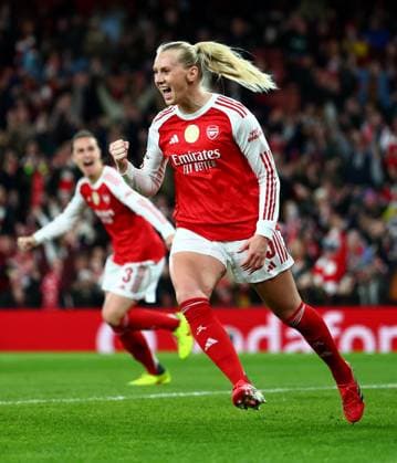 Stina Blackstenius of Arsenal celebrates scoring a goal after making the score 1-0. Arsenal Women v Chelsea Women, UEFA Women s Champions League, Quarter Final, First Leg, Football, Emirates Stadium, London, UK - 24 Mar 2026London Emirates Stadium United Kingdom EDITORIAL USE ONLY No use with unauthorised audio, video, data, fixture lists, club league logos or live services. Online in-match use limited to 120 images, no video emulation. No use in betting, games or single club league player publications. Copyright: xJamesxMarsh Shutterstockx 16787096w