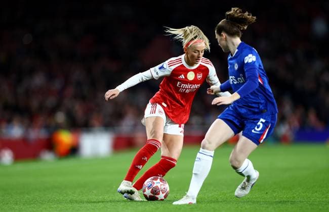 Chloe Kelly of Arsenal. Arsenal Women v Chelsea Women, UEFA Women s Champions League, Quarter Final, First Leg, Football, Emirates Stadium, London, UK - 24 Mar 2026London Emirates Stadium United Kingdom EDITORIAL USE ONLY No use with unauthorised audio, video, data, fixture lists, club league logos or live services. Online in-match use limited to 120 images, no video emulation. No use in betting, games or single club league player publications. Copyright: xJamesxMarsh Shutterstockx 16787096an