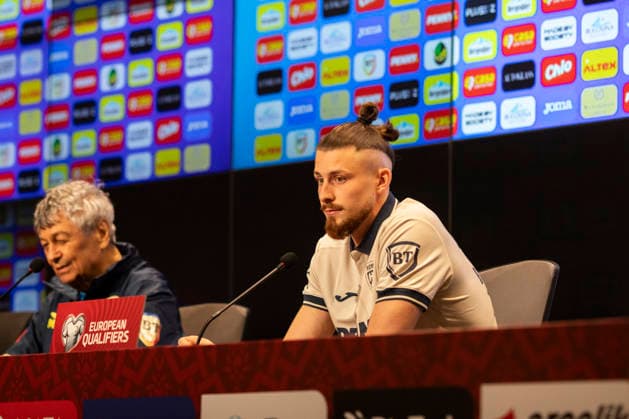 26 Mar 2026 FIFA World Cup, WM, Weltmeisterschaft, Fussball Qualifiers Group C, Semi-final, Match 5 Türkiye vs Romania, Romania press conference, PK, Pressekonferenz BeÅüiktaÅü Vodafone Park stadium, İstanbul, Turkiye Coach Mircea Lucescu and Radu DRAGUSIN talk to the reporters