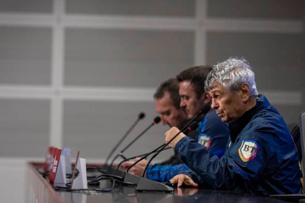 26 Mar 2026 FIFA World Cup, WM, Weltmeisterschaft, Fussball Qualifiers Group C, Semi-final, Match 5 Türkiye vs Romania, Romania press conference, PK, Pressekonferenz BeÅüiktaÅü Vodafone Park stadium, İstanbul, Turkiye Coach Mircea Lucescu portrait image during the press conference side view
