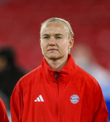 GBR, Manchester, Manchester United, ManU vs Bayern München, Women s Champions League, Fussball, UEFA, Spielzeit 2025 2026, Old Trafford, Viertelfinale, Hinspiel im Bild: Pernille Harder (Bayern München 21) DFB DFL REGULATIONS PROHIBIT ANY USE OF PHOTOGRAPHS AS IMAGE SEQUENCES AND OR QUASI-VIDEO, 25.03.2026 Copyright: HMBxMedia HendrikxHamelau
