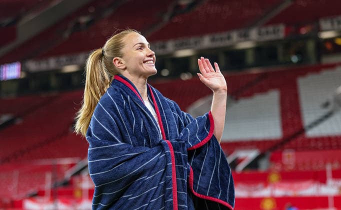 GBR, Manchester, Manchester United, ManU vs Bayern München, Women s Champions League, Fussball, UEFA, Spielzeit 2025 2026, Old Trafford, Viertelfinale, Hinspiel im Bild: Glodis Perla Viggosdottir (Bayern München 4) DFB DFL REGULATIONS PROHIBIT ANY USE OF PHOTOGRAPHS AS IMAGE SEQUENCES AND OR QUASI-VIDEO, 25.03.2026 Copyright: HMBxMedia HendrikxHamelau