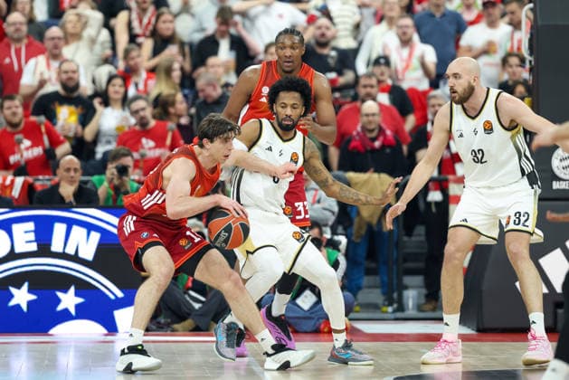 Justinian Jessup (FC Bayern Basketball, 10) mitPaul Eboua (LDLC ASVEL Villeurbanne, 00)) und Bastien Vautier (LDLC ASVEL Villeurbanne, 32), mit David McCormack (FC Bayern Basketball, 33), GER, FC Bayern Basketball vs. LDLC ASVEL Villeurbanne, Basketball, Euroleague, 34. Spieltag, Saison 2025 2026, 26.03.2026, GER, FC Bayern Basketball vs. LDLC ASVEL Villeurbanne, Basketball, Euroleague, 34. Spieltag, Saison 2025 2026, 26.03.2026 Muenchen Copyright: xEibner-Pressefoto JennixMaulx EP_JML
