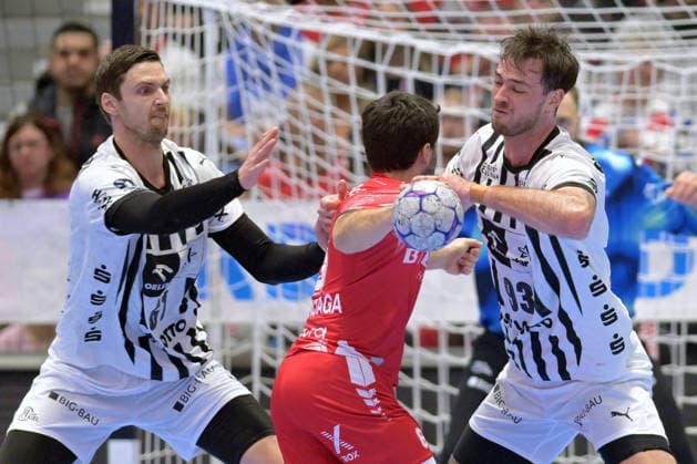 Erik Balenciaga (MT Melsungen 6) (am Ball), Hendrik Pekeler (THW Kiel 61) (L), Veron Nacinovic (THW Kiel 93) (R) , GER, MT Melsungen - THW Kiel, Handball, 1. Bundesliga, 26. Spieltag, Saison 2025 2026, 27.03.2026, GER, MT Melsungen - THW Kiel, Handball, 1. Bundesliga, 26. Spieltag, Saison 2025 2026, 27.03.2026 Kassel Copyright: xEibner-Pressefotox xRolandxSippex EP_RSL