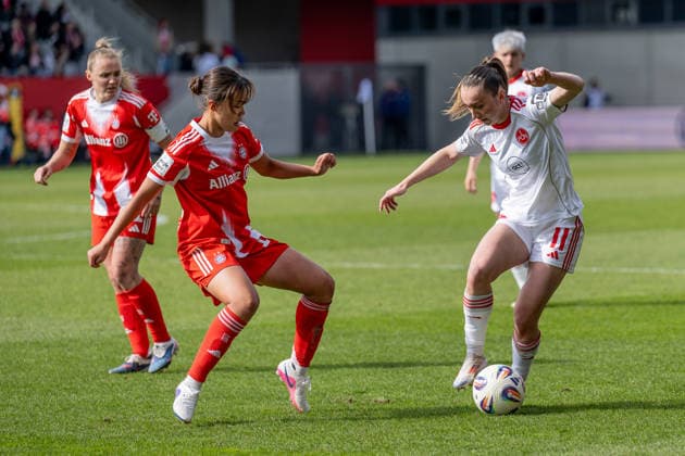 Kampf um den Ball Zweikampf zwischen Momoko Tanikawa (FC Bayern Muenchen Frauen, 18) und Lara Meroni (1. FC Nuernberg, 11) GER, FC Bayern Muenchen Frauen vs. 1. FC Nuernberg, Fussball, Google Pixel Frauen-Bundesliga, 22. Spieltag, Saison 2025 2026, 28.03.2026. (DFL DFB REGULATIONS PROHIBIT ANY USE OF PHOTOGRAPHS as IMAGE SEQUENCES and or QUASI-VIDEO). GER, FC Bayern Muenchen Frauen vs. 1. FC Nuernberg, Fussball, Google Pixel Frauen-Bundesliga, 22. Spieltag, Saison 2025 2026, 28.03.2026. Muenchen Copyright: xEibner-Pressefoto HeikexFeinerx EP_HFR