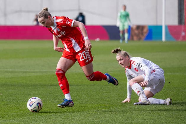 Franziska Mai (1. FC Nuernberg, 18) kann Franziska Kett (FC Bayern Muenchen Frauen, 20) hier nicht aufhalten GER, FC Bayern Muenchen Frauen vs. 1. FC Nuernberg, Fussball, Google Pixel Frauen-Bundesliga, 22. Spieltag, Saison 2025 2026, 28.03.2026. (DFL DFB REGULATIONS PROHIBIT ANY USE OF PHOTOGRAPHS as IMAGE SEQUENCES and or QUASI-VIDEO). GER, FC Bayern Muenchen Frauen vs. 1. FC Nuernberg, Fussball, Google Pixel Frauen-Bundesliga, 22. Spieltag, Saison 2025 2026, 28.03.2026. Muenchen Copyright: xEibner-Pressefoto HeikexFeinerx EP_HFR