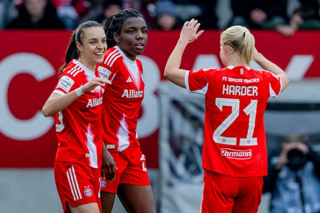 Edna Imade (FC Bayern Muenchen Frauen, 29) und Pernille Harder (FC Bayern Muenchen Frauen, 21) bejubeln mit Natalia Padilla Bidas (FC Bayern Muenchen Frauen, 23) deren Tor zum 2:0 GER, FC Bayern Muenchen Frauen vs. 1. FC Nuernberg, Fussball, Google Pixel Frauen-Bundesliga, 22. Spieltag, Saison 2025 2026, 28.03.2026. (DFL DFB REGULATIONS PROHIBIT ANY USE OF PHOTOGRAPHS as IMAGE SEQUENCES and or QUASI-VIDEO). GER, FC Bayern Muenchen Frauen vs. 1. FC Nuernberg, Fussball, Google Pixel Frauen-Bundesliga, 22. Spieltag, Saison 2025 2026, 28.03.2026. Muenchen Copyright: xEibner-Pressefoto HeikexFeinerx EP_HFR