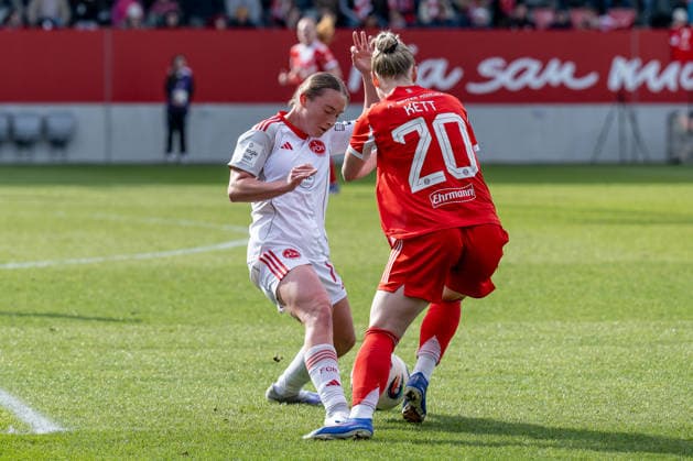 Kampf um den Ball Zweikampf zwischen Zuzanna Grzywinska (1. FC Nuernberg, 16) und Franziska Kett (FC Bayern Muenchen Frauen, 20) GER, FC Bayern Muenchen Frauen vs. 1. FC Nuernberg, Fussball, Google Pixel Frauen-Bundesliga, 22. Spieltag, Saison 2025 2026, 28.03.2026. (DFL DFB REGULATIONS PROHIBIT ANY USE OF PHOTOGRAPHS as IMAGE SEQUENCES and or QUASI-VIDEO). GER, FC Bayern Muenchen Frauen vs. 1. FC Nuernberg, Fussball, Google Pixel Frauen-Bundesliga, 22. Spieltag, Saison 2025 2026, 28.03.2026. Muenchen Copyright: xEibner-Pressefoto HeikexFeinerx EP_HFR