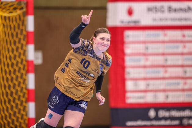 GER, Bensheim, HSG Bensheim Auerbach Flames vs Buxtehuder SV, Alsco Handball Bundesliga Frauen, Handball, DHB, Spielzeit 2025 2026, Weststadthalle Bensheim, 21. Spieltag im Bild: Anika Hampel (Buxtehuder SV Frauen 10), Jubel, Freude und Emotionen nach dem Tor DFB DFL REGULATIONS PROHIBIT ANY USE OF PHOTOGRAPHS AS IMAGE SEQUENCES AND OR QUASI-VIDEO, 28.03.2026 Copyright: HMBxMedia HendrikxHamelau