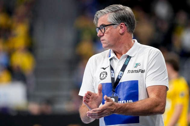Runar Sigtryggsson (Trainer, Cheftrainer, HSG Wetzlar), gibt Anweisungen, gestikuliert, mit den Armen gestikulieren, Einzelbild, Einzelfoto, Aktion, Action, 28.03.2026, Mannheim (Deutschland), Handball, Bundesliga, Rhein-Neckar Löwen - HSG Wetzlar