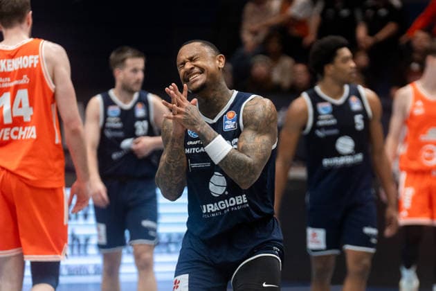 Charles Callison (Syntainics MBC, 23) fassungslos nach einem Pfiff gegen ihn Syntainics MBC vs. Rasta Vechta, Basketball, 1. Basketball Bundesliga, 26. Spieltag, Saison 2025 2026, 28.03.2026 Syntainics MBC vs. Rasta Vechta, Basketball, 1. Basketball Bundesliga, 26. Spieltag, Saison 2025 2026, 28.03.2026 Weissenfels Copyright: xEibner-Pressefoto PiaxSchindlerx EP_PSR