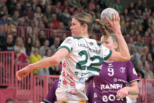 Sina Ehmann (FrischAuf Goeppingen, 22) am mit Ball TusSies Metzingen vs. FrischAuf Goeppingen , Handball, Alsco HBF, 21.Ligaspieltag, Saison 2025 2026, 28.03.2026 TusSies Metzingen vs. FrischAuf Goeppingen , Handball, Alsco HBF, 21.Ligaspieltag, Saison 2025 2026, 28.03.2026 Tuebingen Copyright: xEibner-Pressefoto TobiasxBaurx EP_TBR