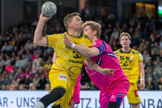 Falk Kolodziej (HSG Krefeld Niederrhein, 05) im Zweikampf HSG Krefeld Niederrhein vs. TSV Bayer Dormagen, Handball, 2.HBL, 25.Spieltag, Saison 2025 26, 28.03.2026, HSG Krefeld Niederrhein vs. TSV Bayer Dormagen, Handball, 2.HBL, 25.Spieltag, Saison 2025 26, 28.03.2026 Krefeld Copyright: xEibner-Pressefoto LukasxBaldygax EP_LBA