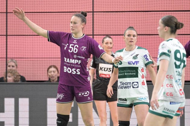 Carolin Huebner (TusSies Metzingen, 56) gegen Louisa De Bellis (FrischAuf Goeppingen, 20) TusSies Metzingen vs. FrischAuf Goeppingen , Handball, Alsco HBF, 21.Ligaspieltag, Saison 2025 2026, 28.03.2026 TusSies Metzingen vs. FrischAuf Goeppingen , Handball, Alsco HBF, 21.Ligaspieltag, Saison 2025 2026, 28.03.2026 Tuebingen Copyright: xEibner-Pressefoto TobiasxBaurx EP_TBR