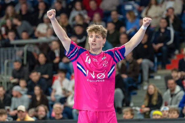Finn Schroven (TSV Bayer Dormagen, 19) reisst die Arme hoch anch einem Tor HSG Krefeld Niederrhein vs. TSV Bayer Dormagen, Handball, 2.HBL, 25.Spieltag, Saison 2025 26, 28.03.2026, HSG Krefeld Niederrhein vs. TSV Bayer Dormagen, Handball, 2.HBL, 25.Spieltag, Saison 2025 26, 28.03.2026 Krefeld Copyright: xEibner-Pressefoto LukasxBaldygax EP_LBA