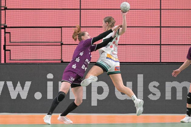Selina Lindemann (TusSies Metzingen, 02) gegen Ann Kynast (FrischAuf Goeppingen, 05) am mit Ball TusSies Metzingen vs. FrischAuf Goeppingen , Handball, Alsco HBF, 21.Ligaspieltag, Saison 2025 2026, 28.03.2026 TusSies Metzingen vs. FrischAuf Goeppingen , Handball, Alsco HBF, 21.Ligaspieltag, Saison 2025 2026, 28.03.2026 Tuebingen Copyright: xEibner-Pressefoto TobiasxBaurx EP_TBR