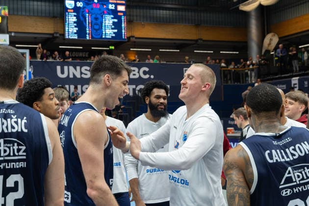 MBC-Spieler Jure Planinic (MBC, 44), Collin Welp (MBC, 40) nach dem 90:82 Heimsieg, Syntainics MBC vs. Rasta Vechta, Basketball, 1. Bundesliga, Maenner, 26. Spieltag, Saison 2025 26, 28.03.2026. Weißenfels Stadthalle Sachsen-Anhalt Deutschland