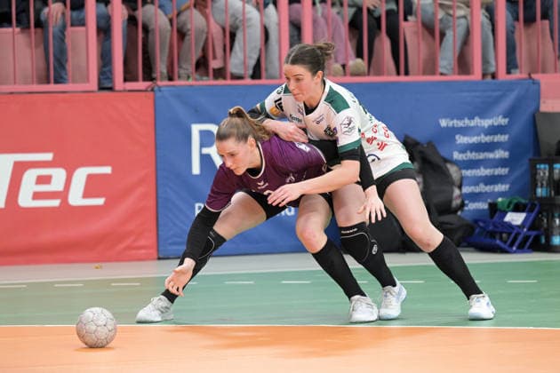 Selina Lindemann (TusSies Metzingen, 02) gegen Lea Neubrander (FrischAuf Goeppingen, 81) TusSies Metzingen vs. FrischAuf Goeppingen , Handball, Alsco HBF, 21.Ligaspieltag, Saison 2025 2026, 28.03.2026 TusSies Metzingen vs. FrischAuf Goeppingen , Handball, Alsco HBF, 21.Ligaspieltag, Saison 2025 2026, 28.03.2026 Tuebingen Copyright: xEibner-Pressefoto TobiasxBaurx EP_TBR