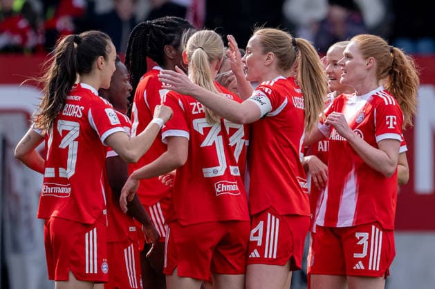 Die Muenchnerinnen bejubel mit Natalia Padilla Bidas (FC Bayern Muenchen Frauen, 23) deren Tor zum 2:0 GER, FC Bayern Muenchen Frauen vs. 1. FC Nuernberg, Fussball, Google Pixel Frauen-Bundesliga, 22. Spieltag, Saison 2025 2026, 28.03.2026. (DFL DFB REGULATIONS PROHIBIT ANY USE OF PHOTOGRAPHS as IMAGE SEQUENCES and or QUASI-VIDEO). GER, FC Bayern Muenchen Frauen vs. 1. FC Nuernberg, Fussball, Google Pixel Frauen-Bundesliga, 22. Spieltag, Saison 2025 2026, 28.03.2026. Muenchen Copyright: xEibner-Pressefoto HeikexFeinerx EP_HFR