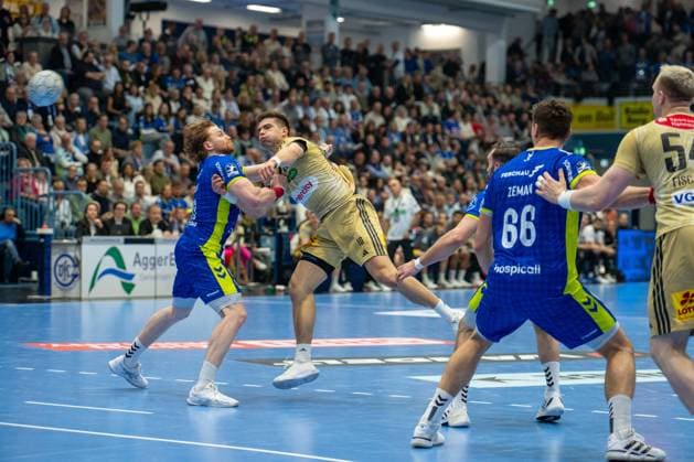 Tom Kiesler, Rueckraum, (VfL Gummersbach 30), RenÄrs UÅ¡Äins, Rueckraum, (TSV Hannover-Burgdorf 10),Å tÄ›pan Zeman, Kreislaeufer, (VfL Gummersbach 66), VfL Gummersbach vs. TSV Hannover-Burgdorf, Daikin Handball Bundesliga, Herren , 26. Spieltag, 28.03.2026 Gummersbach NRW Deutschland
