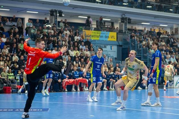 Dominik Kuzmanović, Torwart, (VfL Gummersbach 1), Miro Schluroff, Rueckraum, (VfL Gummersbach 15), Justus Fischer, Kreislaeufer, (TSV Hannover-Burgdorf 54),Julian Koester, Rueckraum, (VfL Gummersbach 7), VfL Gummersbach vs. TSV Hannover-Burgdorf, Daikin Handball Bundesliga, Herren , 26. Spieltag, 28.03.2026 Gummersbach NRW Deutschland