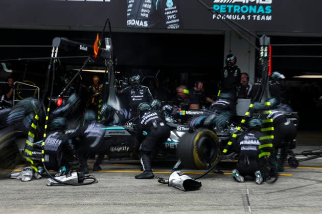 F1 - JAPANESE GRAND PRIX 2026 12 KIMI ANTONELLI Andrea (ita), Mercedes AMG F1 Team W17, action, pitlane, pitstop during the Formula 1 Japanese Grand Prix 2026, 3rd round of the 2026 Formula One World Championship, WM, Weltmeisterschaft from March 27 to 29, 2026 on the Suzuka Circuit, in Suzuka, Japan - SuzukaJapan Copyright: xDPPIx