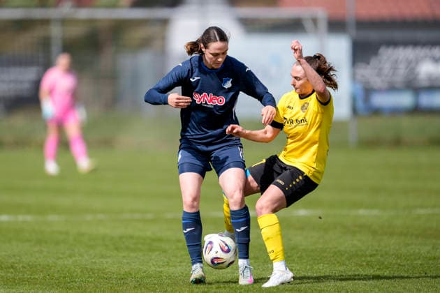 v.li.: Ann-Sophie Braun (TSG II, 8), Sara Hofmann (Weinberg, 17), Zweikampf, Spielszene, Duell, duel, tackle, tackling, Dynamik, Action, Aktion, 29.03.2026, St. Leon-Rot (Deutschland), Fussball, Frauen, Regionalliga Süd, TSG 1899 Hoffenheim U20 - SV 67 Weinberg, 29.03.2026, St. Leon-Rot (Deutschland), Fussball, Frauen, Regionalliga Süd, TSG 1899 Hoffenheim U20 - SV 67 Weinberg, DFB DFL REGULATIONS PROHIBIT ANY USE OF PHOTOGRAPHS AS IMAGE SEQUENCES AND OR QUASI-VIDEO.
