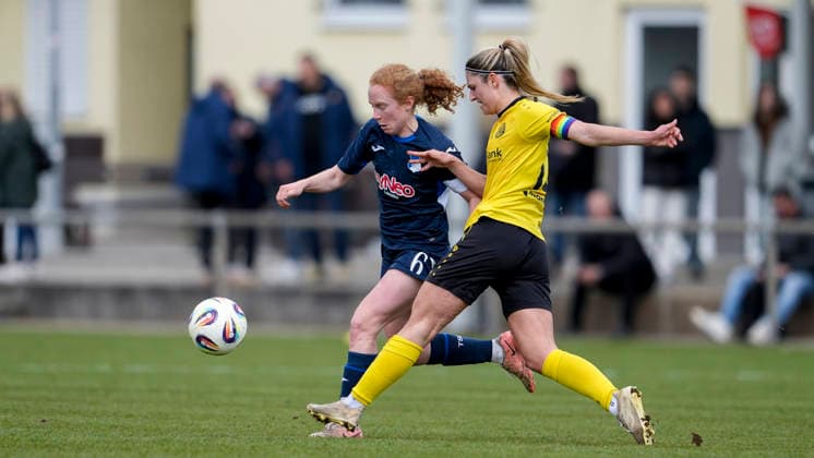 v.li.: Milena Röder (TSG II, 6), Anna Hofrichter (Weinberg, 12), Zweikampf, Spielszene, Duell, duel, tackle, tackling, Dynamik, Action, Aktion, 29.03.2026, St. Leon-Rot (Deutschland), Fussball, Frauen, Regionalliga Süd, TSG 1899 Hoffenheim U20 - SV 67 Weinberg, 29.03.2026, St. Leon-Rot (Deutschland), Fussball, Frauen, Regionalliga Süd, TSG 1899 Hoffenheim U20 - SV 67 Weinberg, DFB DFL REGULATIONS PROHIBIT ANY USE OF PHOTOGRAPHS AS IMAGE SEQUENCES AND OR QUASI-VIDEO.