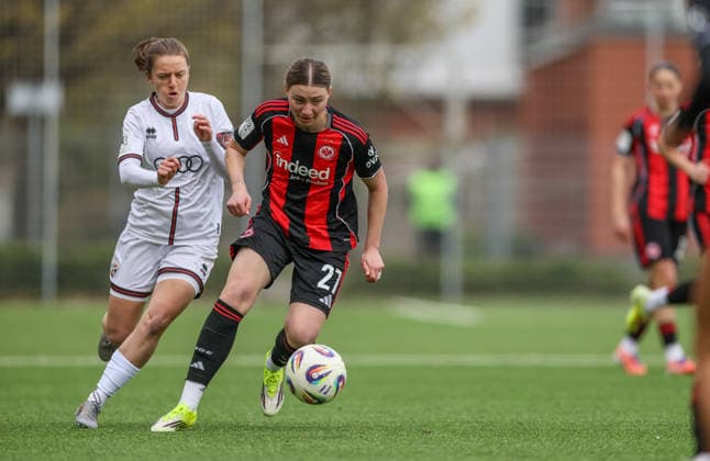 GER, Frankfurt, Eintracht Frankfurt II vs FC Ingolstadt, 2. Frauen Bundesliga, Fussball, DFB, Spielzeit 2025 2026, Stadion am Brentanobad, 21. Spieltag im Bild v.l.: Katharina Reikersdorfer (FC Ingolstadt Frauen 20), Tessa Zimmermann (Eintracht Frankfurt II 20), Zweikampf DFB DFL REGULATIONS PROHIBIT ANY USE OF PHOTOGRAPHS AS IMAGE SEQUENCES AND OR QUASI-VIDEO, 29.03.2026 Copyright: HMBxMedia HendrikxHamelau