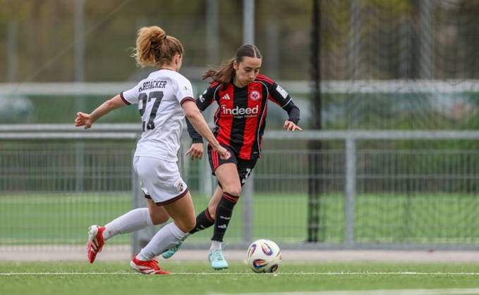 GER, Frankfurt, Eintracht Frankfurt II vs FC Ingolstadt, 2. Frauen Bundesliga, Fussball, DFB, Spielzeit 2025 2026, Stadion am Brentanobad, 21. Spieltag im Bild v.l.: Leonie Haberäcker (FC Ingolstadt Frauen 27), Emma Memminger (Eintracht Frankfurt II 32) DFB DFL REGULATIONS PROHIBIT ANY USE OF PHOTOGRAPHS AS IMAGE SEQUENCES AND OR QUASI-VIDEO, 29.03.2026 Copyright: HMBxMedia HendrikxHamelau