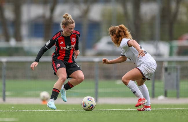 GER, Frankfurt, Eintracht Frankfurt II vs FC Ingolstadt, 2. Frauen Bundesliga, Fussball, DFB, Spielzeit 2025 2026, Stadion am Brentanobad, 21. Spieltag im Bild v.l.: Marie Kleemann (Eintracht Frankfurt 17) , Mara Winter (FC Ingolstadt Frauen 2) DFB DFL REGULATIONS PROHIBIT ANY USE OF PHOTOGRAPHS AS IMAGE SEQUENCES AND OR QUASI-VIDEO, 29.03.2026 Copyright: HMBxMedia HendrikxHamelau