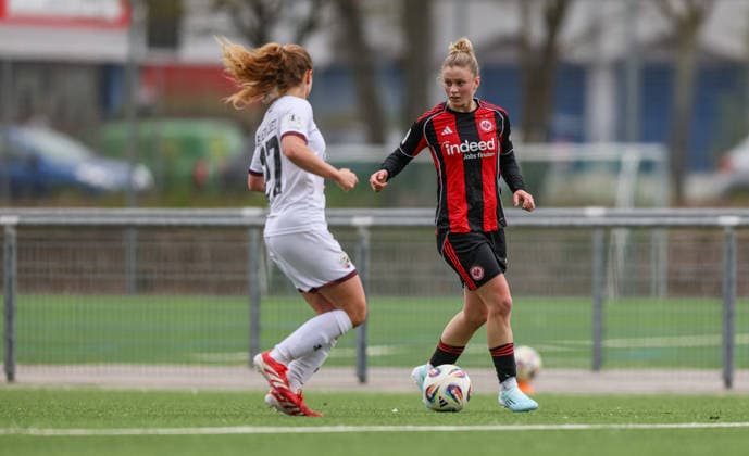 GER, Frankfurt, Eintracht Frankfurt II vs FC Ingolstadt, 2. Frauen Bundesliga, Fussball, DFB, Spielzeit 2025 2026, Stadion am Brentanobad, 21. Spieltag im Bild v.l.: Leonie Haberäcker (FC Ingolstadt Frauen 27), Marie Kleemann (Eintracht Frankfurt 17) DFB DFL REGULATIONS PROHIBIT ANY USE OF PHOTOGRAPHS AS IMAGE SEQUENCES AND OR QUASI-VIDEO, 29.03.2026 Copyright: HMBxMedia HendrikxHamelau