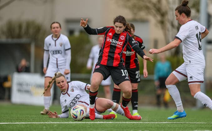 GER, Frankfurt, Eintracht Frankfurt II vs FC Ingolstadt, 2. Frauen Bundesliga, Fussball, DFB, Spielzeit 2025 2026, Stadion am Brentanobad, 21. Spieltag im Bild v.l.: Jenny Beyer (FC Ingolstadt Frauen 8), Georgia Stanti (Eintracht Frankfurt II 10), Zweikampf DFB DFL REGULATIONS PROHIBIT ANY USE OF PHOTOGRAPHS AS IMAGE SEQUENCES AND OR QUASI-VIDEO, 29.03.2026 Copyright: HMBxMedia HendrikxHamelau