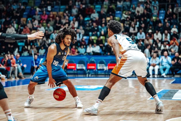 Tyger Campbell (Skyliners Frankfurt, 00), D Shawn Schwartz (Rostock Seawolves 05) GER, Skyliners Frankfurt vs. Rostock Seawolves, easycredit BBL, Bundesliga, 26 Spieltag, Saison 2025 2026. 29.03.2026 Eibner-Pressefoto Attila Ziga GER, Skyliners Frankfurt vs. Rostock Seawolves, easycredit BBL, Bundesliga, 26 Spieltag, Saison 2025 2026. 29.03.2026 Frankfurt am Main Copyright: xEibner-Pressefotox EP_AZA