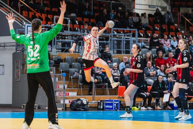 Merle Muth (TSV Bayer 04 Leverkusen, 52), 05tgn mit einem Sprungwurf, Denise Mol (TSV Bayer 04 Leverkusen, 19), Astrid Richartz (TSV Bayer 04 Leverkusen, 06) TSV Bayer 04 Leverkusen vs. TG Nuertingen, Handball, 2.Handball-Bundesliga, 22.Spieltag, Saison 2025 26, 29.03.2026, TSV Bayer 04 Leverkusen vs. TG Nuertingen, Handball, 2.HBL, 22.Spieltag, Saison 2025 26, 29.03.2026 Leverkusen Copyright: xEibner-Pressefoto LukasxBaldygax EP_LBA