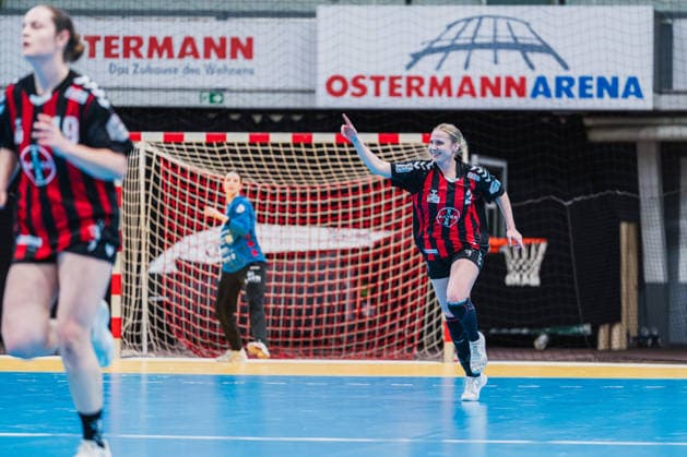 Annika Ingenpaß (TSV Bayer 04 Leverkusen, 02) bejubelt ein Tor TSV Bayer 04 Leverkusen vs. TG Nuertingen, Handball, 2.Handball-Bundesliga, 22.Spieltag, Saison 2025 26, 29.03.2026, TSV Bayer 04 Leverkusen vs. TG Nuertingen, Handball, 2.HBL, 22.Spieltag, Saison 2025 26, 29.03.2026 Leverkusen Copyright: xEibner-Pressefoto LukasxBaldygax EP_LBA