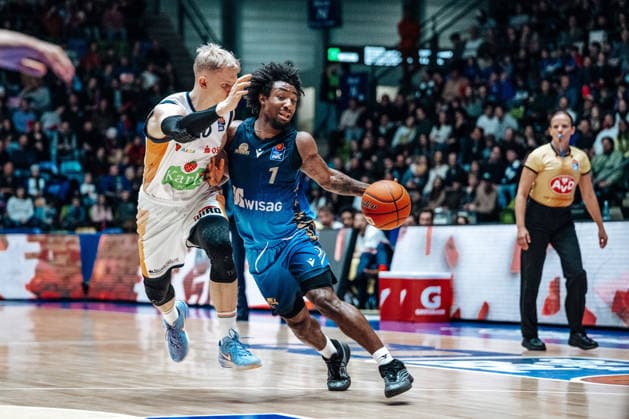 Lukasz Kolenda (Rostock Seawolves 10), Isaiah Swope (Skyliners Frankfurt, 01) GER, Skyliners Frankfurt vs. Rostock Seawolves, easycredit BBL, Bundesliga, 26 Spieltag, Saison 2025 2026. 29.03.2026 Eibner-Pressefoto Attila Ziga GER, Skyliners Frankfurt vs. Rostock Seawolves, easycredit BBL, Bundesliga, 26 Spieltag, Saison 2025 2026. 29.03.2026 Frankfurt am Main Copyright: xEibner-Pressefotox EP_AZA