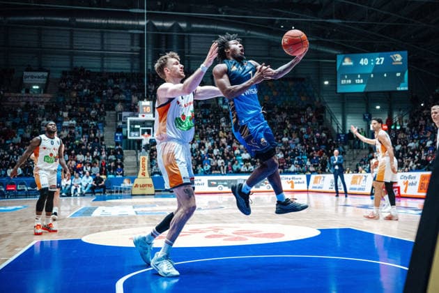 Andy van Vliet (Rostock Seawolves 81), Swope (Skyliners Frankfurt, 01) GER, Skyliners Frankfurt vs. Rostock Seawolves, easycredit BBL, Bundesliga, 26 Spieltag, Saison 2025 2026. 29.03.2026 Eibner-Pressefoto Attila Ziga GER, Skyliners Frankfurt vs. Rostock Seawolves, easycredit BBL, Bundesliga, 26 Spieltag, Saison 2025 2026. 29.03.2026 Frankfurt am Main Copyright: xEibner-Pressefotox EP_AZA
