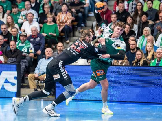Victor Kloeve (Frisch Auf Goeppingen, 07) im Zweikampf mit Antonio Metzner (HC Erlangen, 27), Frisch Auf Goeppingen vs. HC Erlangen, Handball, 1. Bundesliga, Herren, Spielzeit 2025 2026, 29.03.2026, Frisch Auf Goeppingen vs. HC Erlangen, Handball, 1. Bundesliga, Herren, Spielzeit 2025 2026, 29.03.2026 Goeppingen Copyright: xEibner-Pressefoto MichaelxSchmidx EP_MST