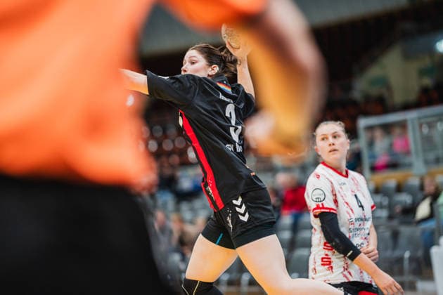 Dana Gruner (TSV Bayer 04 Leverkusen, 03) beim Sprungwurf TSV Bayer 04 Leverkusen vs. TG Nuertingen, Handball, 2.Handball-Bundesliga, 22.Spieltag, Saison 2025 26, 29.03.2026, TSV Bayer 04 Leverkusen vs. TG Nuertingen, Handball, 2.HBL, 22.Spieltag, Saison 2025 26, 29.03.2026 Leverkusen Copyright: xEibner-Pressefoto LukasxBaldygax EP_LBA