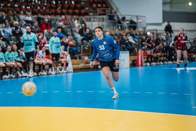 Kerstin Sander (TG Nuettingen, 53) kommt zu spaet TSV Bayer 04 Leverkusen vs. TG Nuertingen, Handball, 2.Handball-Bundesliga, 22.Spieltag, Saison 2025 26, 29.03.2026, TSV Bayer 04 Leverkusen vs. TG Nuertingen, Handball, 2.HBL, 22.Spieltag, Saison 2025 26, 29.03.2026 Leverkusen Copyright: xEibner-Pressefoto LukasxBaldygax EP_LBA