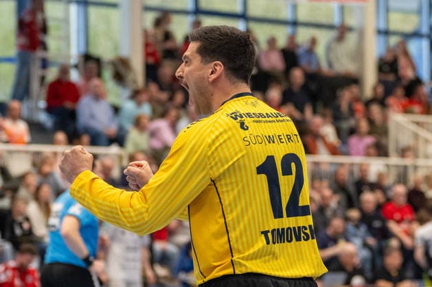 Martin Tomovski (SG BBM Bietigheim, 12) bejubelt eine gelungene Abwehr. TuSEM Essen vs. SG BBM Bietigheim, Handball, 2. HBL, 25. Spieltag, Saison 2025 2026, 29.03.2026 TuSEM Essen vs. SG BBM Bietigheim, Handball, 2. HBL, 25. Spieltag, Saison 2025 2026, 29.03.2026 Essen Copyright: xEibner-Pressefoto ThomasxHaeslerx EP_THR